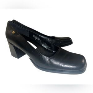 Etienne Aigner ”Marta” style shoes Size 7.5 M